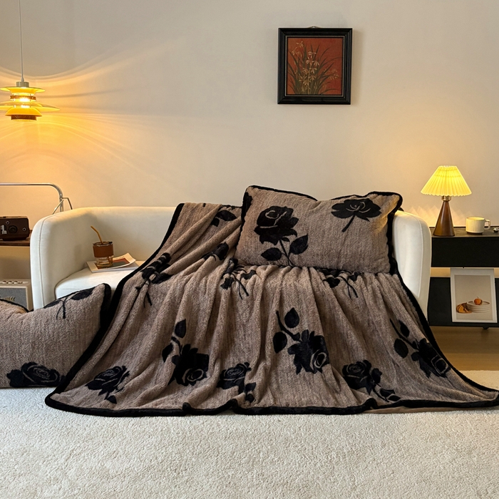 91家纺网 家纺一手货源 找家纺 铠畅家纺 2025新款兔毛包边款仿兔毛被套毯牛奶绒被套毯子 玫瑰晨露