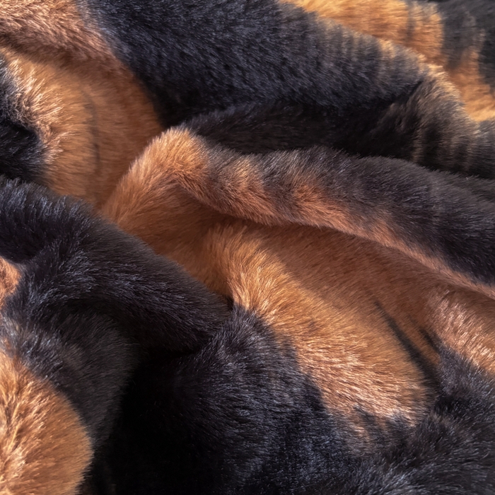 91家纺网 家纺一手货源 找家纺 铠畅家纺 2025新款兔毛包边款仿兔毛被套毯牛奶绒被套毯子 魅影