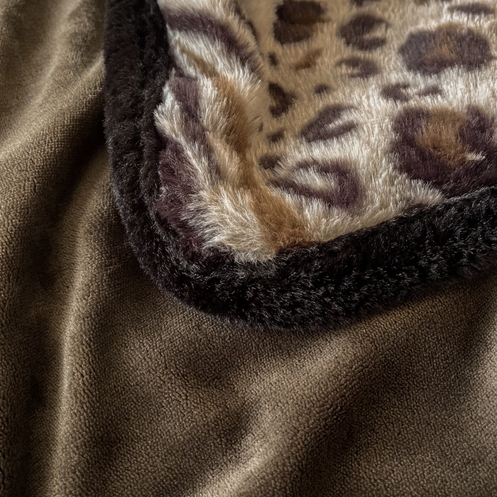 91家纺网 家纺一手货源 找家纺 铠畅家纺 2025新款兔毛包边款仿兔毛被套毯牛奶绒被套毯子 魅影豹纹