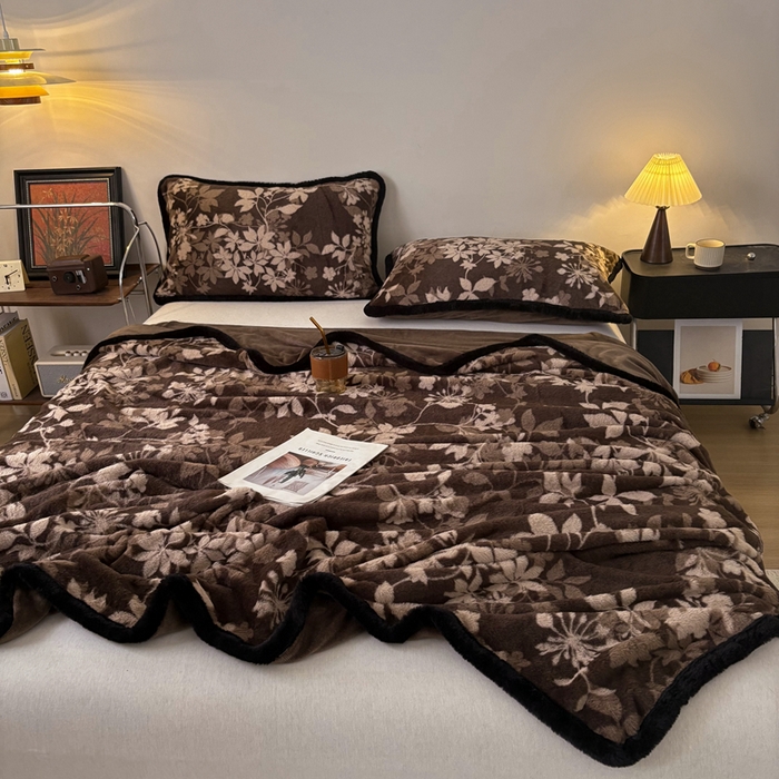 91家纺网 家纺一手货源 找家纺 铠畅家纺 2025新款兔毛包边款仿兔毛被套毯牛奶绒被套毯子 莫奈花园