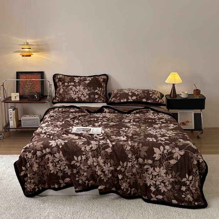 91家纺网 家纺一手货源 找家纺 铠畅家纺 2025新款兔毛包边款仿兔毛被套毯牛奶绒被套毯子 莫奈花园