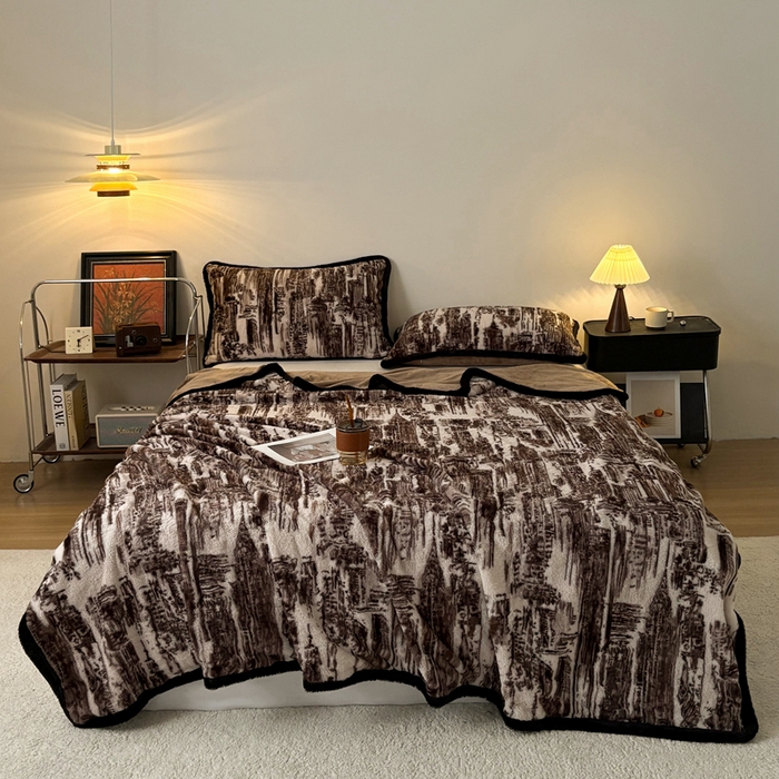 91家纺网 家纺一手货源 找家纺 铠畅家纺 2025新款兔毛包边款仿兔毛被套毯牛奶绒被套毯子 暮光