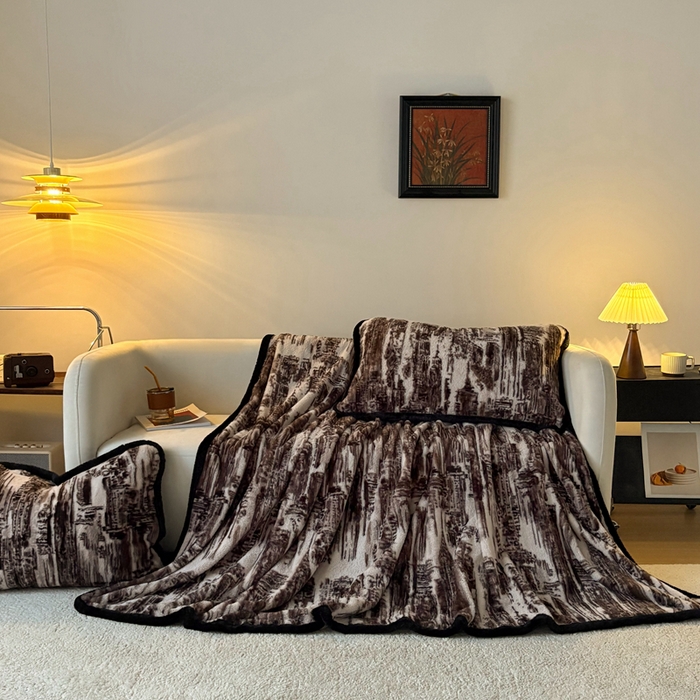 91家纺网 家纺一手货源 找家纺 铠畅家纺 2025新款兔毛包边款仿兔毛被套毯牛奶绒被套毯子 暮光