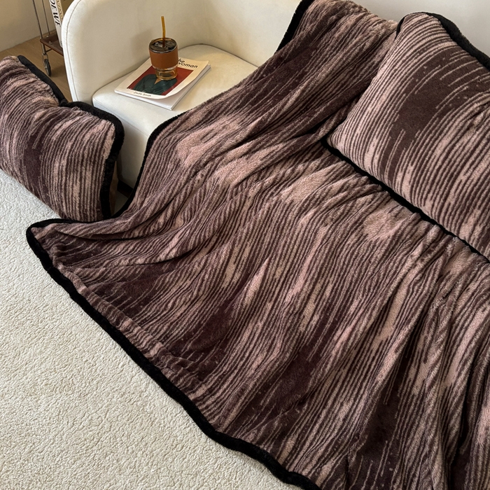 91家纺网 家纺一手货源 找家纺 铠畅家纺 2025新款兔毛包边款仿兔毛被套毯牛奶绒被套毯子 微瑕时光