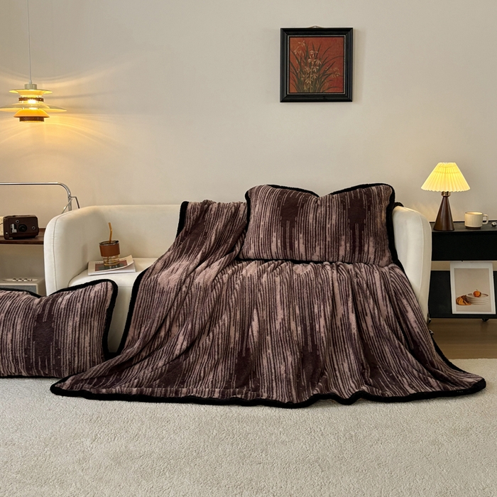 91家纺网 家纺一手货源 找家纺 铠畅家纺 2025新款兔毛包边款仿兔毛被套毯牛奶绒被套毯子 微瑕时光