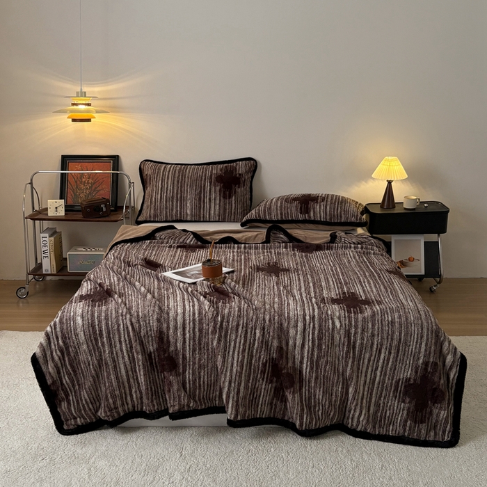 91家纺网 家纺一手货源 找家纺 铠畅家纺 2025新款兔毛包边款仿兔毛被套毯牛奶绒被套毯子 永恒誓言