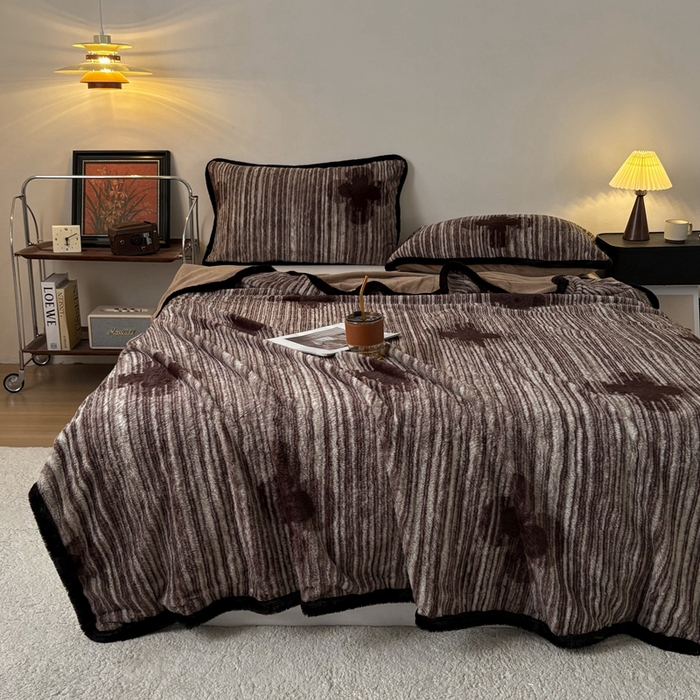 91家纺网 家纺一手货源 找家纺 铠畅家纺 2025新款兔毛包边款仿兔毛被套毯牛奶绒被套毯子 永恒誓言