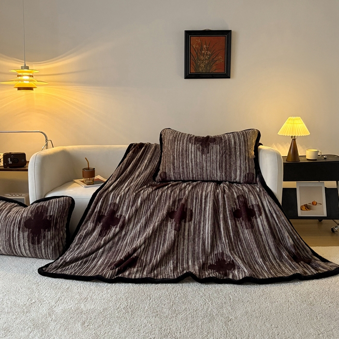 91家纺网 家纺一手货源 找家纺 铠畅家纺 2025新款兔毛包边款仿兔毛被套毯牛奶绒被套毯子 永恒誓言