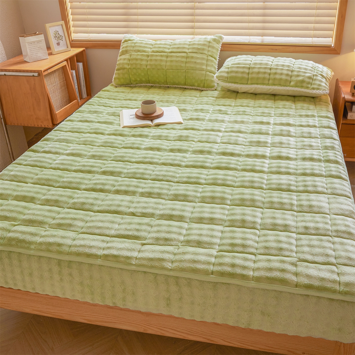 91家纺网 家纺一手货源 找家纺 鑫顺欣 2025新款泡泡牛奶绒床笠套件三件套 抹茶绿