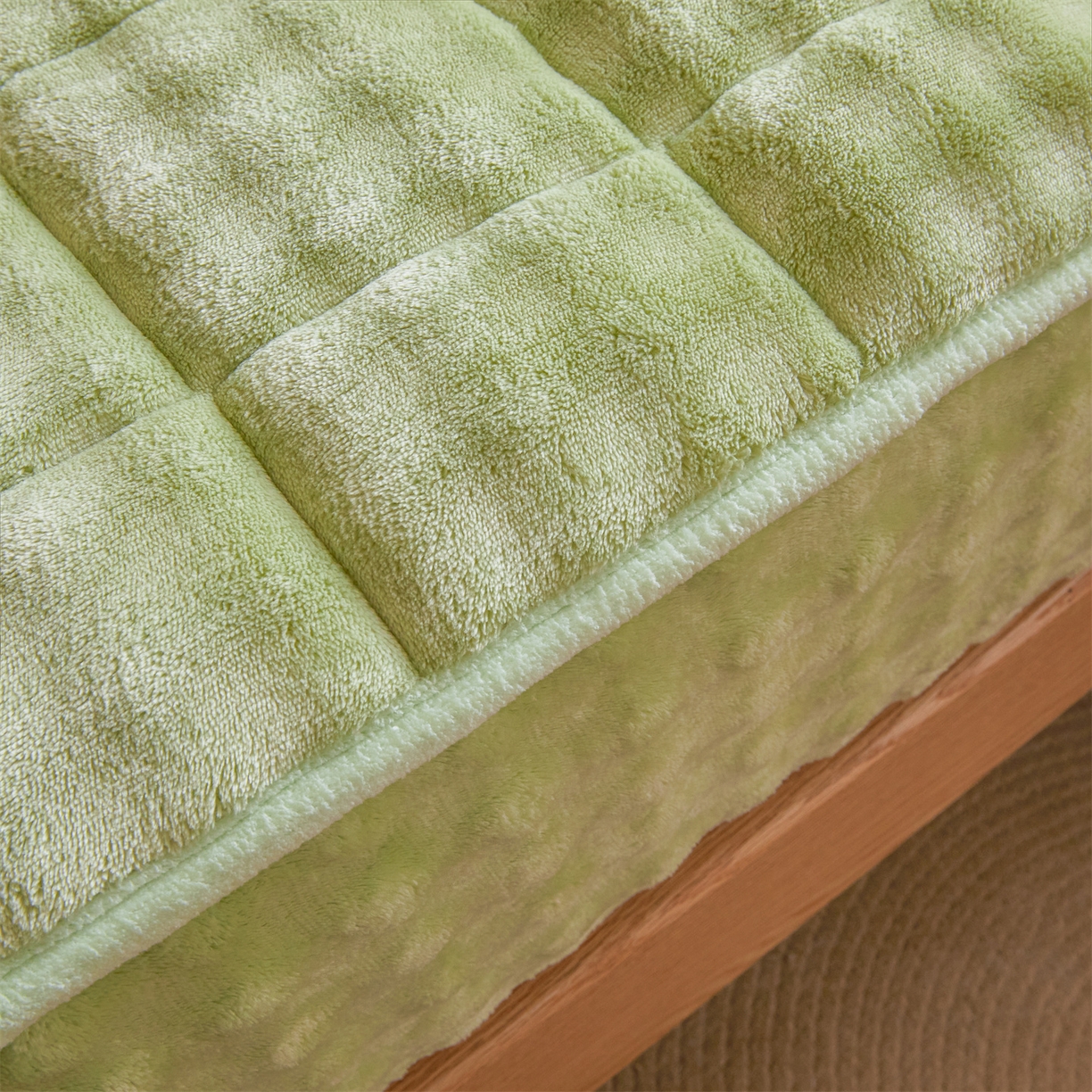 91家纺网 家纺一手货源 找家纺 鑫顺欣 2025新款泡泡牛奶绒床笠套件三件套 抹茶绿