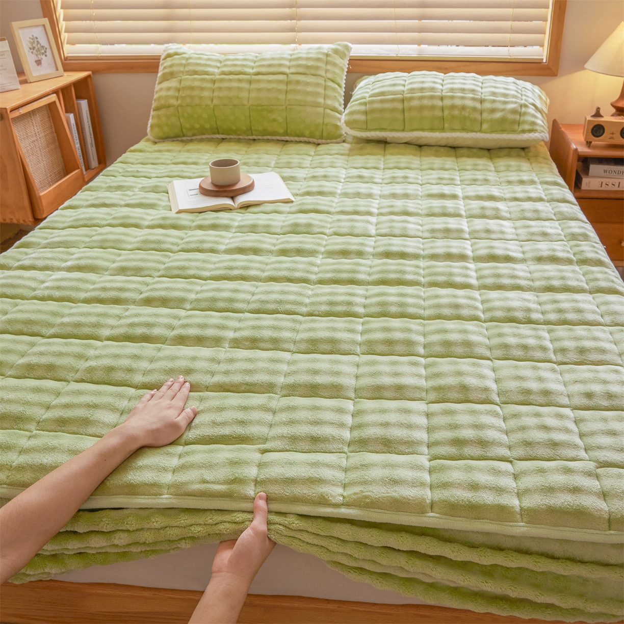 91家纺网 家纺一手货源 找家纺 鑫顺欣 2025新款泡泡牛奶绒床笠套件三件套 抹茶绿