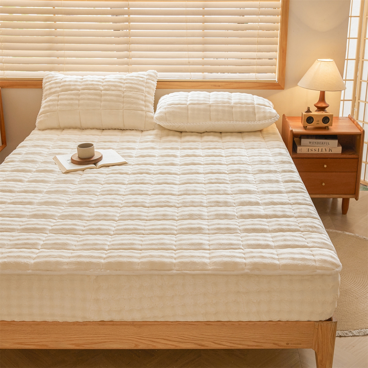 91家纺网 家纺一手货源 找家纺 鑫顺欣 2025新款泡泡牛奶绒床笠套件三件套 奶白色