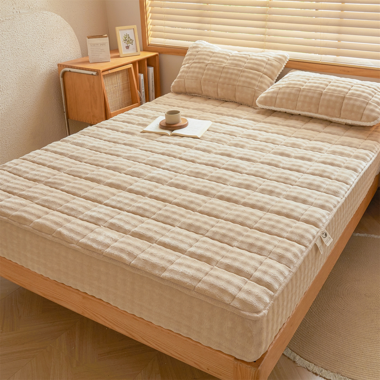 91家纺网 家纺一手货源 找家纺 鑫顺欣 2025新款泡泡牛奶绒床笠套件三件套 奶卡色