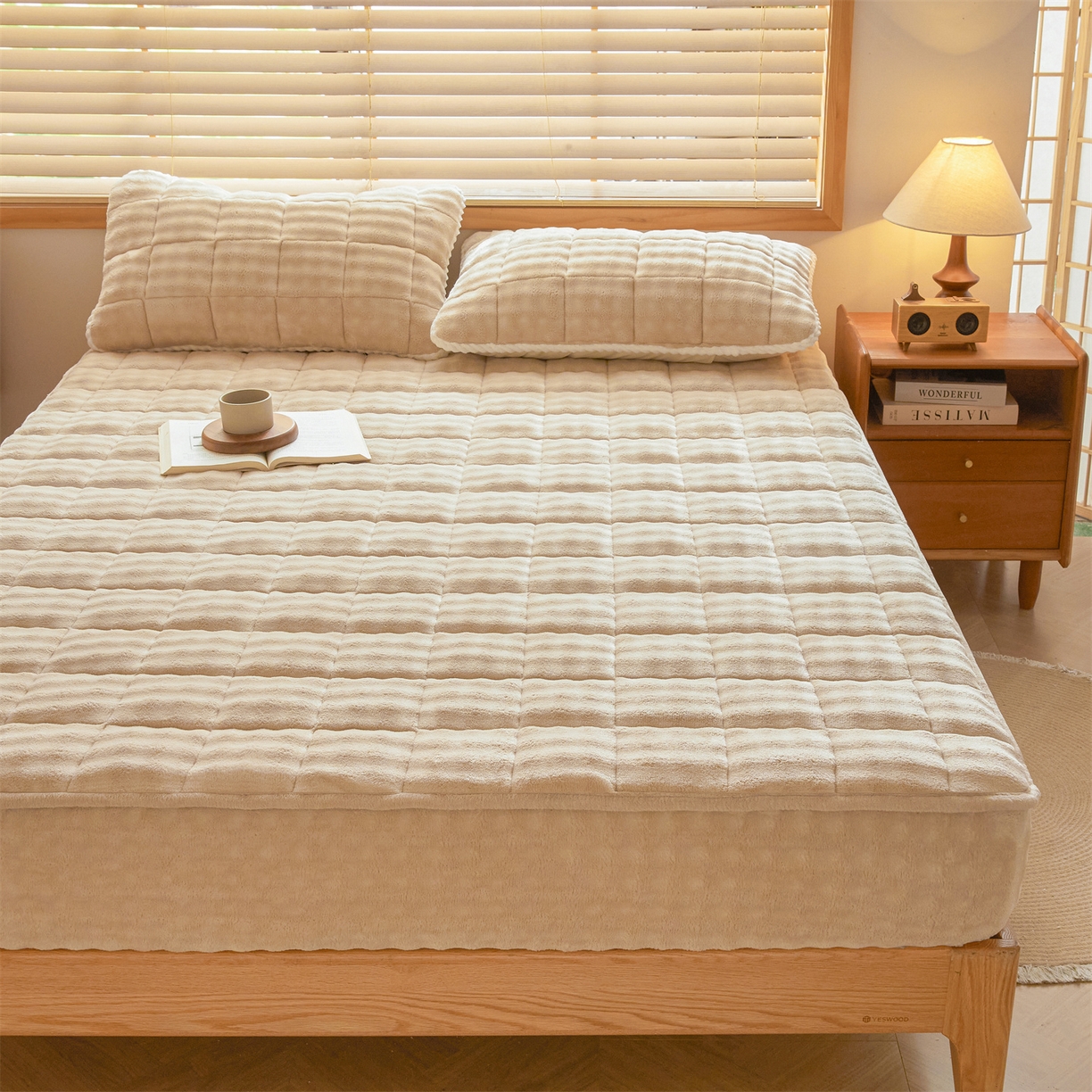 91家纺网 家纺一手货源 找家纺 鑫顺欣 2025新款泡泡牛奶绒床笠套件三件套 奶卡色