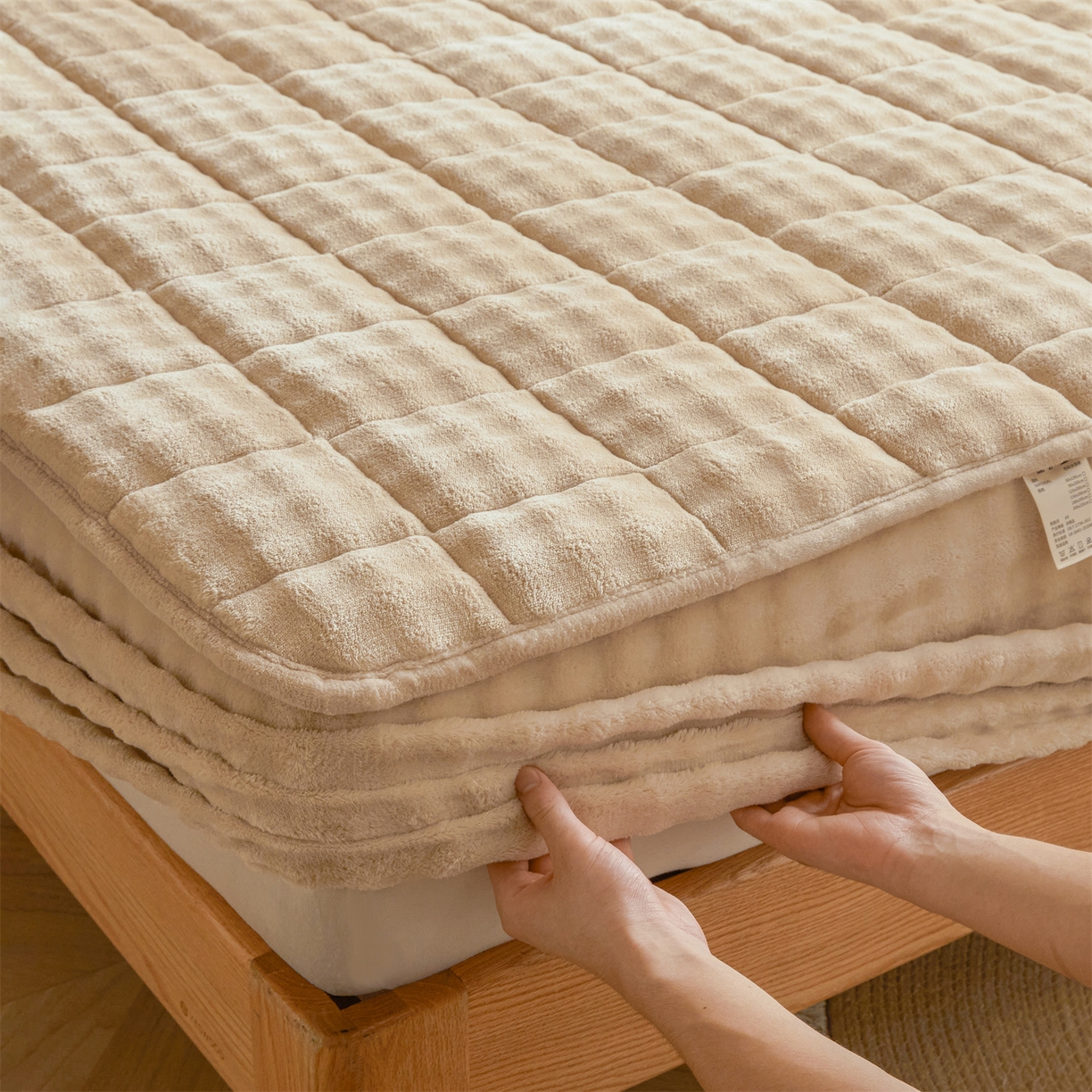 91家纺网 家纺一手货源 找家纺 鑫顺欣 2025新款泡泡牛奶绒床笠套件三件套 奶卡色