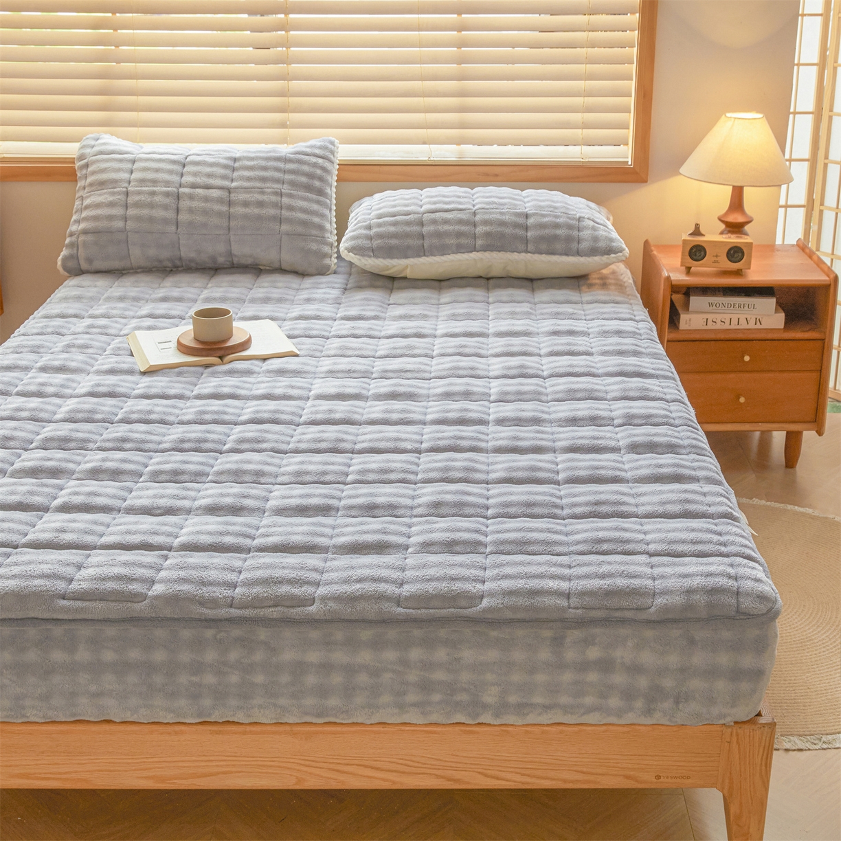 91家纺网 家纺一手货源 找家纺 鑫顺欣 2025新款泡泡牛奶绒床笠套件三件套 雾晨蓝