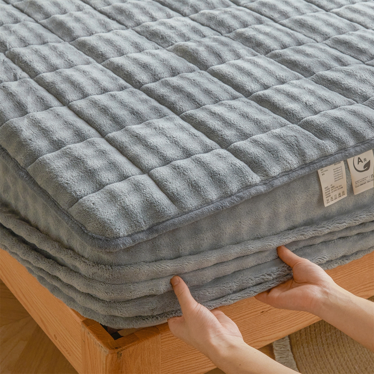 91家纺网 家纺一手货源 找家纺 鑫顺欣 2025新款泡泡牛奶绒床笠套件三件套 星空灰