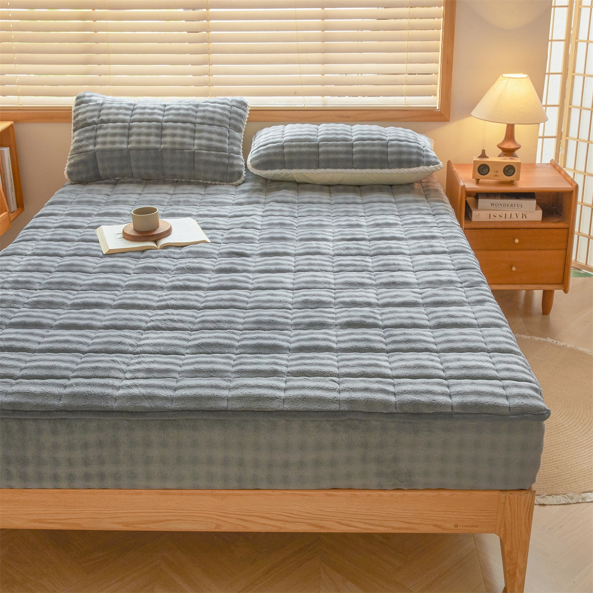 91家纺网 家纺一手货源 找家纺 鑫顺欣 2025新款泡泡牛奶绒床笠套件三件套 星空灰