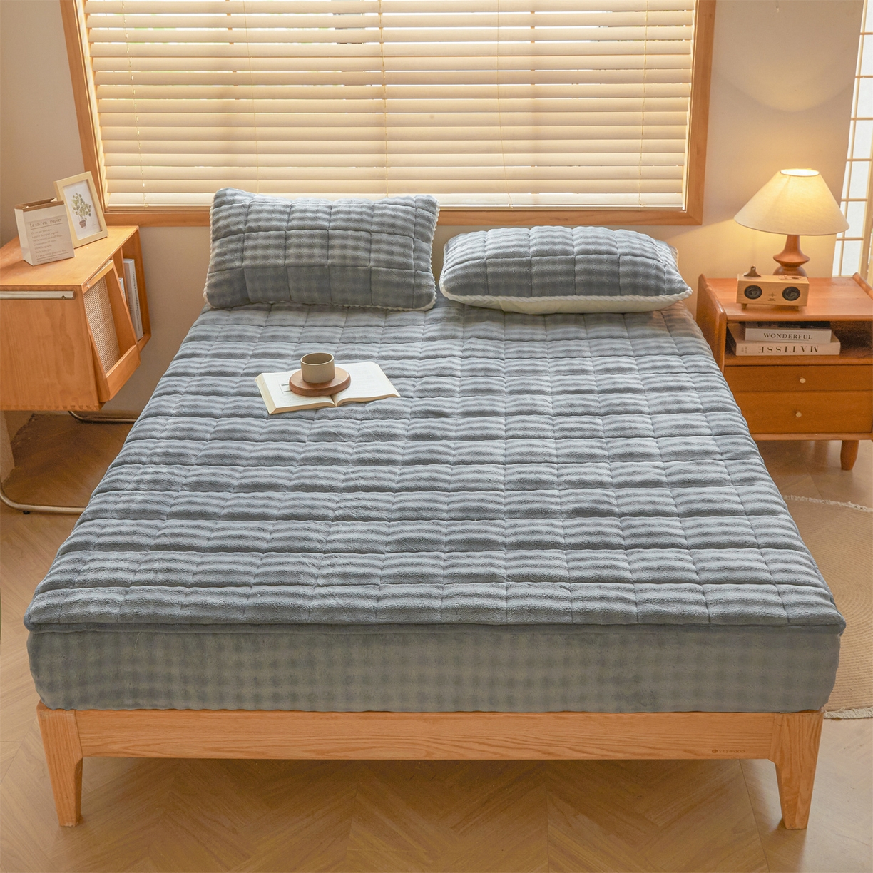 91家纺网 家纺一手货源 找家纺 鑫顺欣 2025新款泡泡牛奶绒床笠套件三件套 星空灰