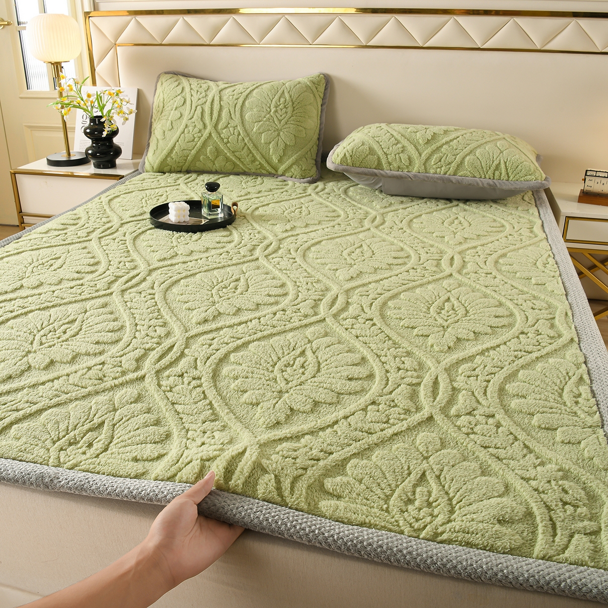 91家纺网 家纺一手货源 找家纺 （总）鑫姿席业 2025新款A类高克重雕花牛奶绒床垫