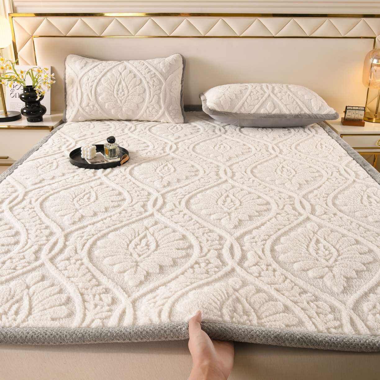 91家纺网 家纺一手货源 找家纺 （总）鑫姿席业 2025新款A类高克重雕花牛奶绒床垫