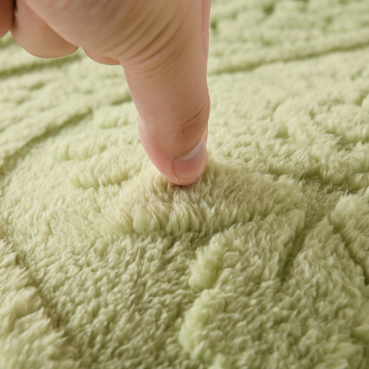 91家纺网 家纺一手货源 找家纺 鑫姿席业 2025新款A类高克重雕花牛奶绒床垫 米兰-抹茶绿