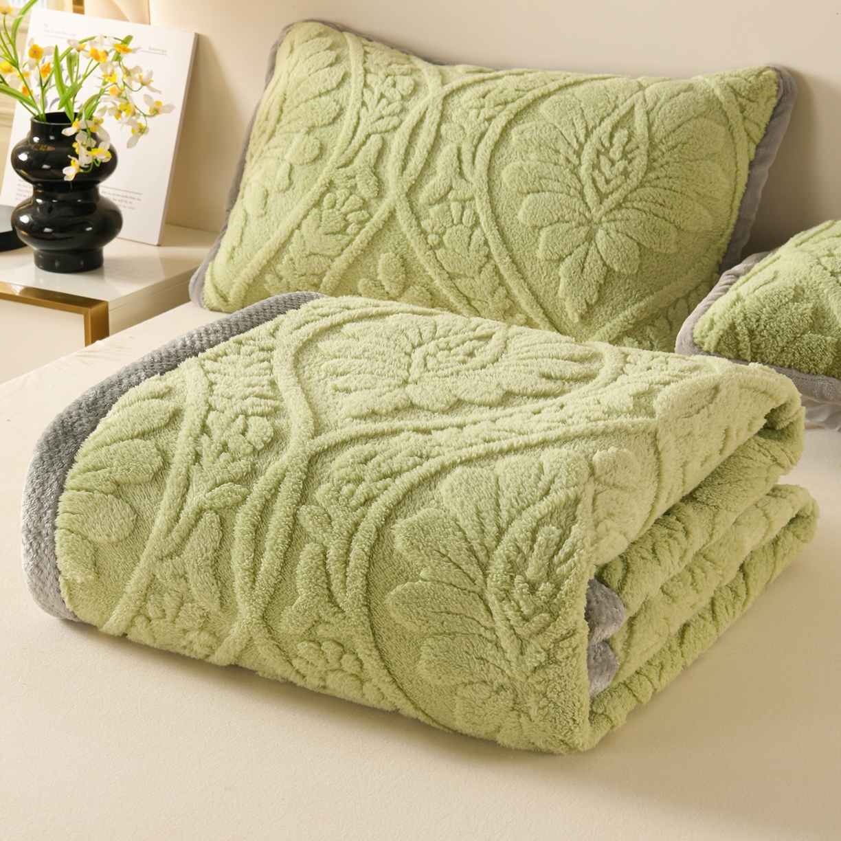 91家纺网 家纺一手货源 找家纺 鑫姿席业 2025新款A类高克重雕花牛奶绒床垫 米兰-抹茶绿