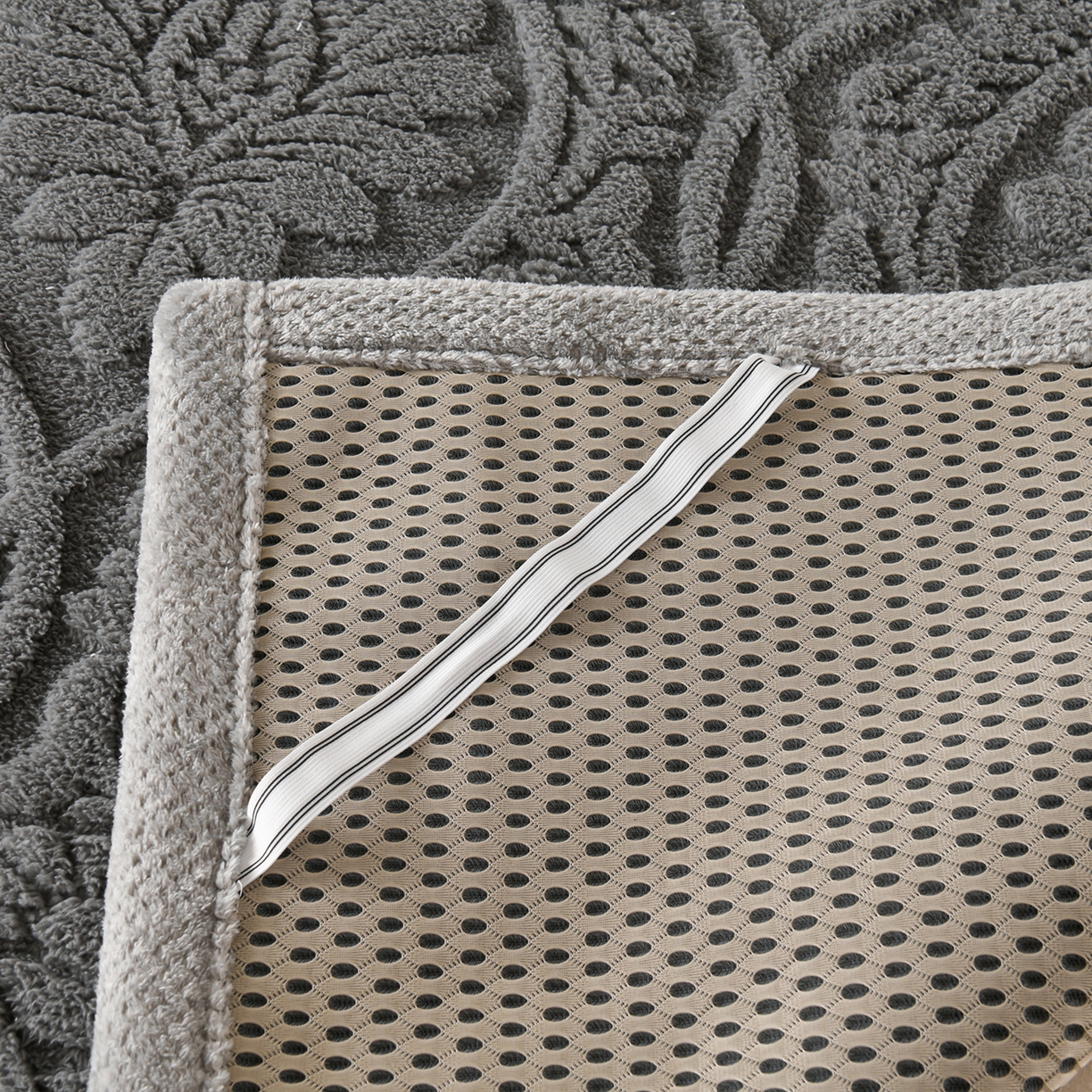 91家纺网 家纺一手货源 找家纺 鑫姿席业 2025新款A类高克重雕花牛奶绒床垫 米兰-深灰