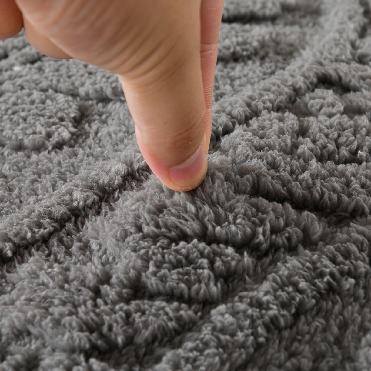 91家纺网 家纺一手货源 找家纺 鑫姿席业 2025新款A类高克重雕花牛奶绒床垫 米兰-深灰