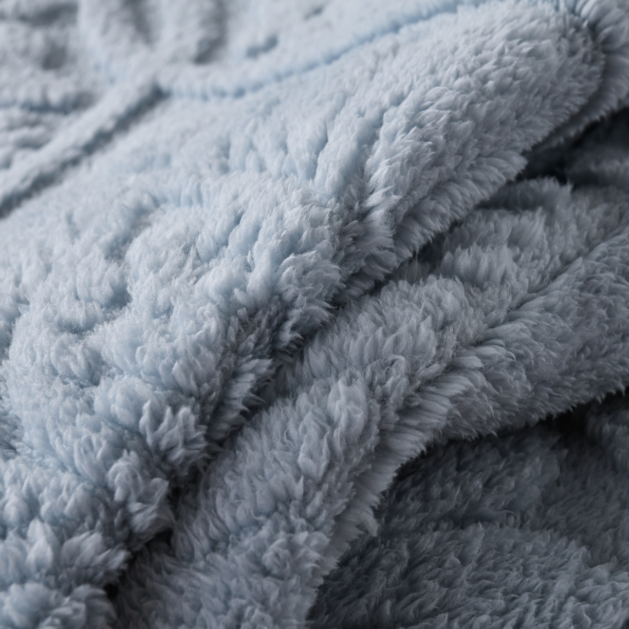 91家纺网 家纺一手货源 找家纺 鑫姿席业 2025新款A类高克重雕花牛奶绒床垫 米兰-午夜蓝