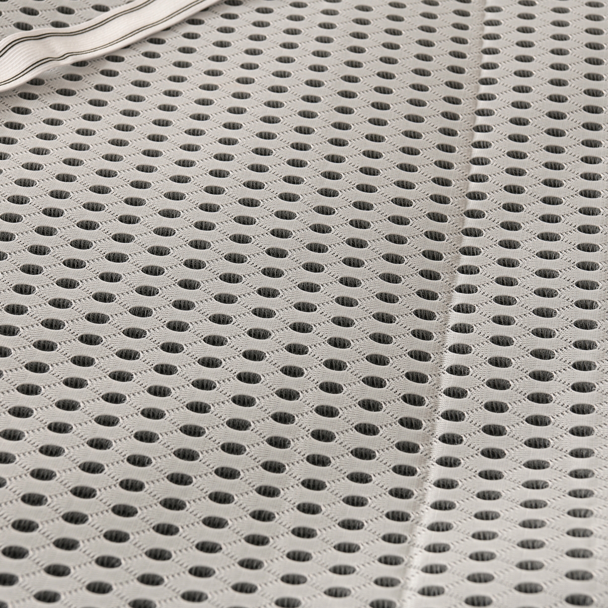 91家纺网 家纺一手货源 找家纺 鑫姿席业 2025新款A类高克重雕花牛奶绒床垫 米兰-象牙白