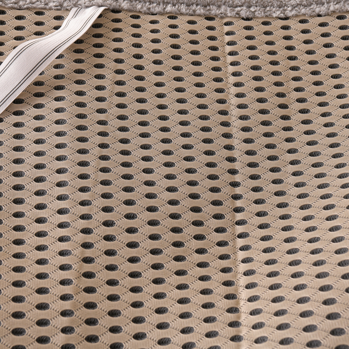 91家纺网 家纺一手货源 找家纺 鑫姿席业 2025新款A类高克重雕花牛奶绒床垫 米兰-樱花粉