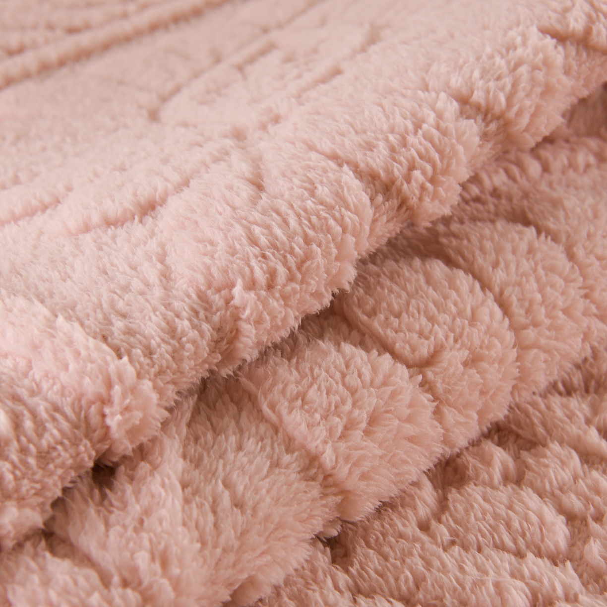 91家纺网 家纺一手货源 找家纺 鑫姿席业 2025新款A类高克重雕花牛奶绒床垫 米兰-樱花粉