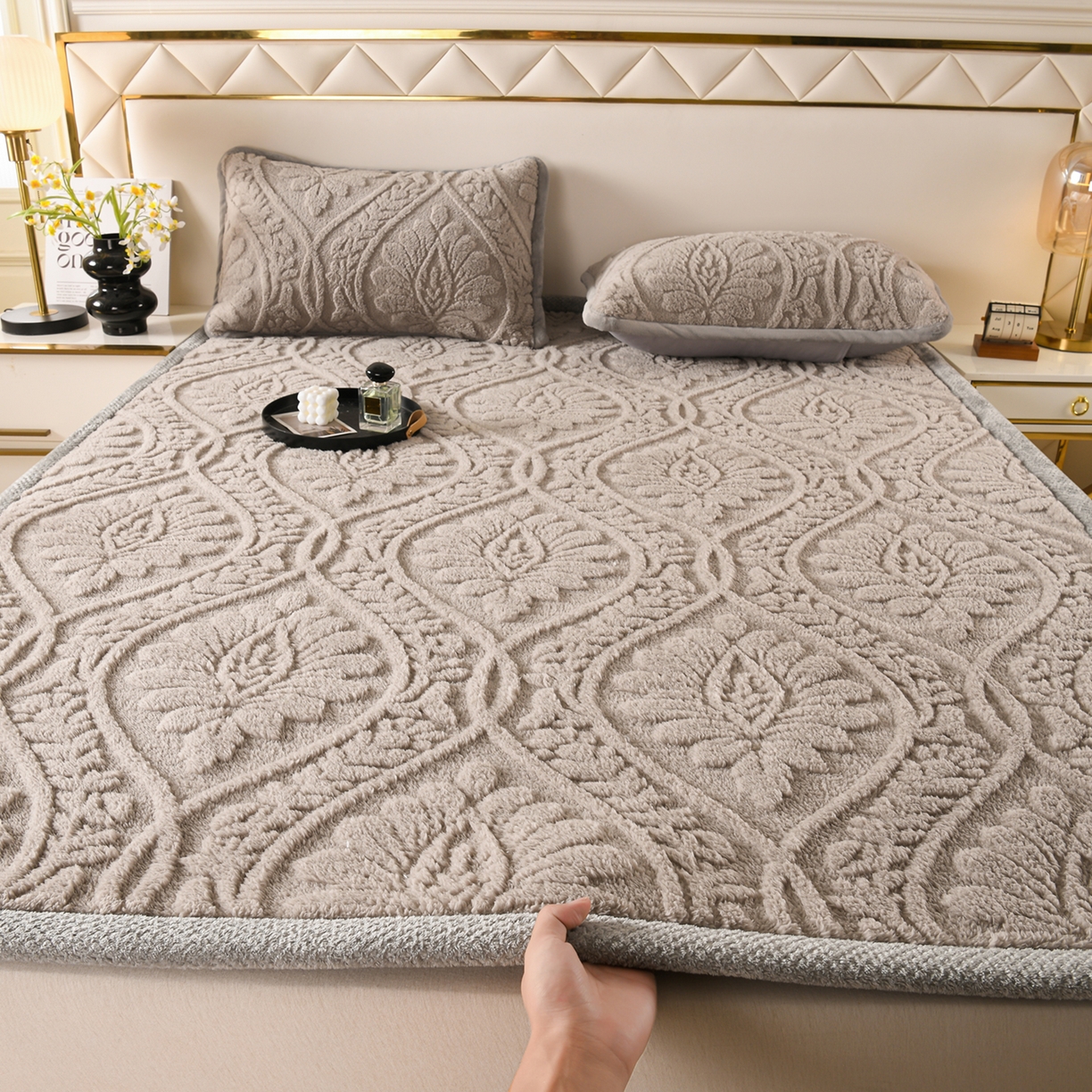 鑫姿席业 2025新款A类高克重雕花牛奶绒床垫 米兰-月影灰