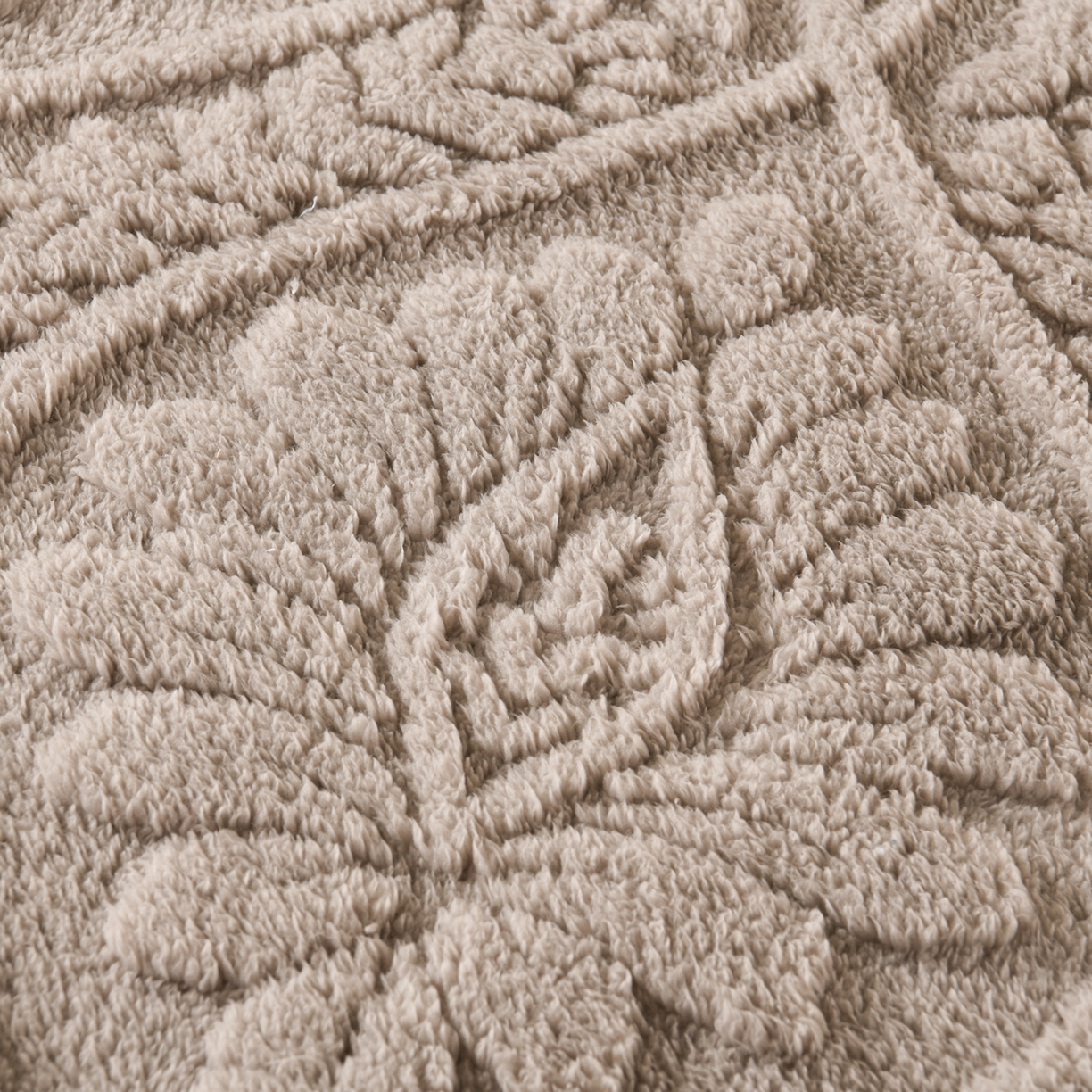 91家纺网 家纺一手货源 找家纺 鑫姿席业 2025新款A类高克重雕花牛奶绒床垫 米兰-月影灰