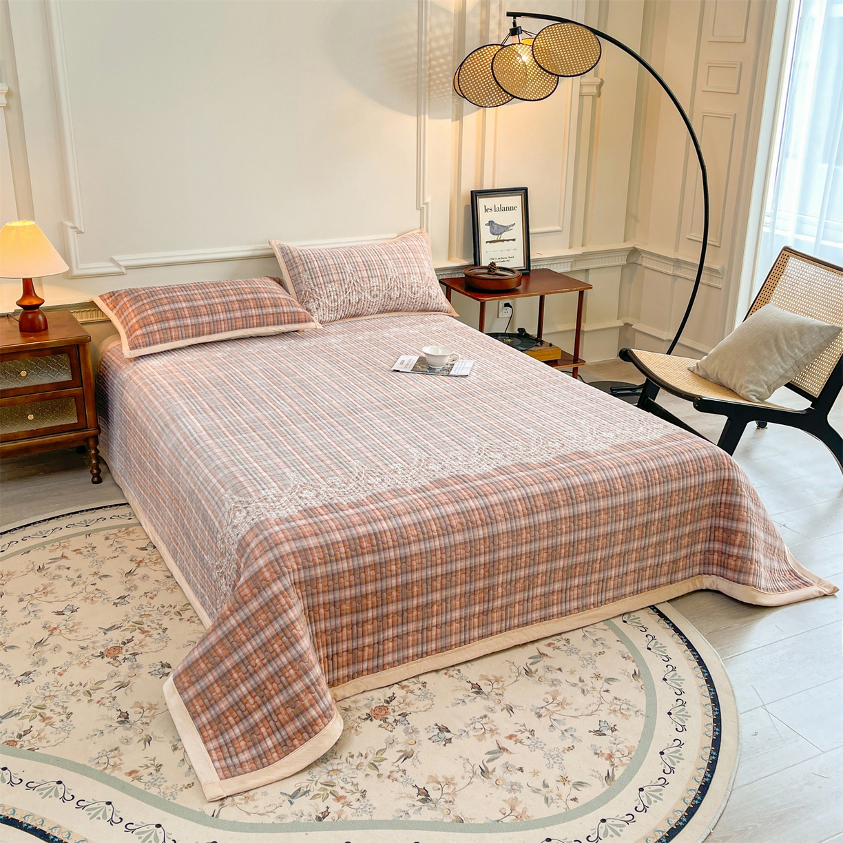 91家纺网 家纺一手货源 找家纺 慕木家纺 2025新款A类高克重欧式牛奶绒夹棉床盖珠帘花系列-场景一 珠帘花-桔