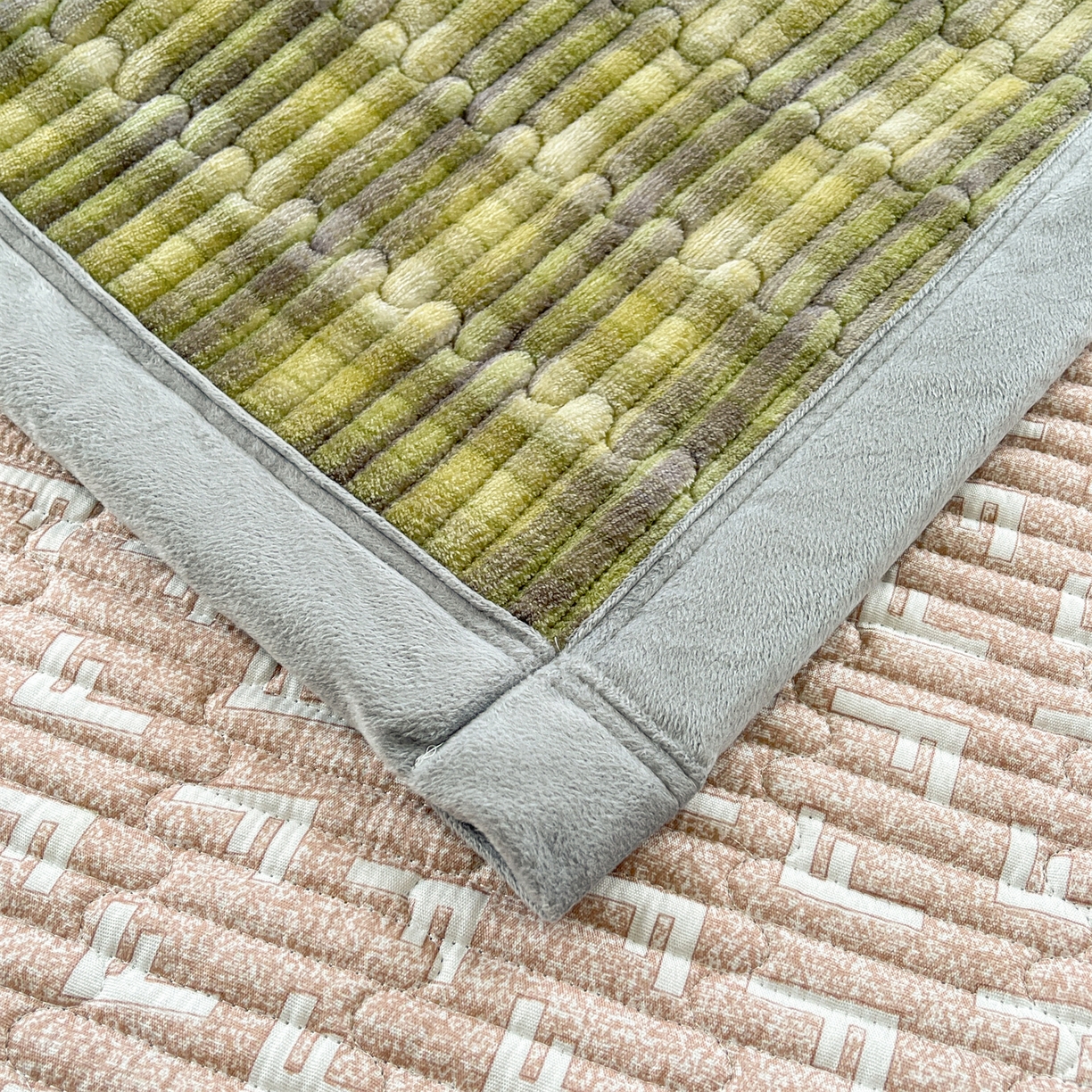 91家纺网 家纺一手货源 找家纺 慕木家纺 2025新款A类高克重欧式牛奶绒夹棉床盖珠帘花系列-场景一 珠帘花-绿