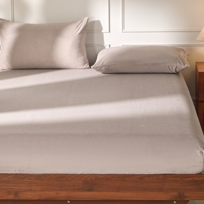 91家纺网 家纺一手货源 找家纺 618家纺 2025新款樱花绒单品四件套系列-单床笠 雾灰