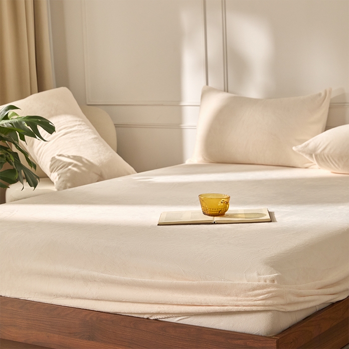 91家纺网 家纺一手货源 找家纺 618家纺 2025新款樱花绒单品四件套系列-单床笠 奶白