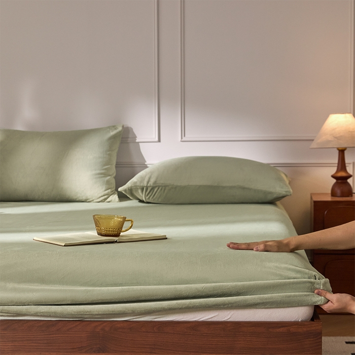 91家纺网 家纺一手货源 找家纺 618家纺 2025新款樱花绒单品四件套系列-单床笠 青柠