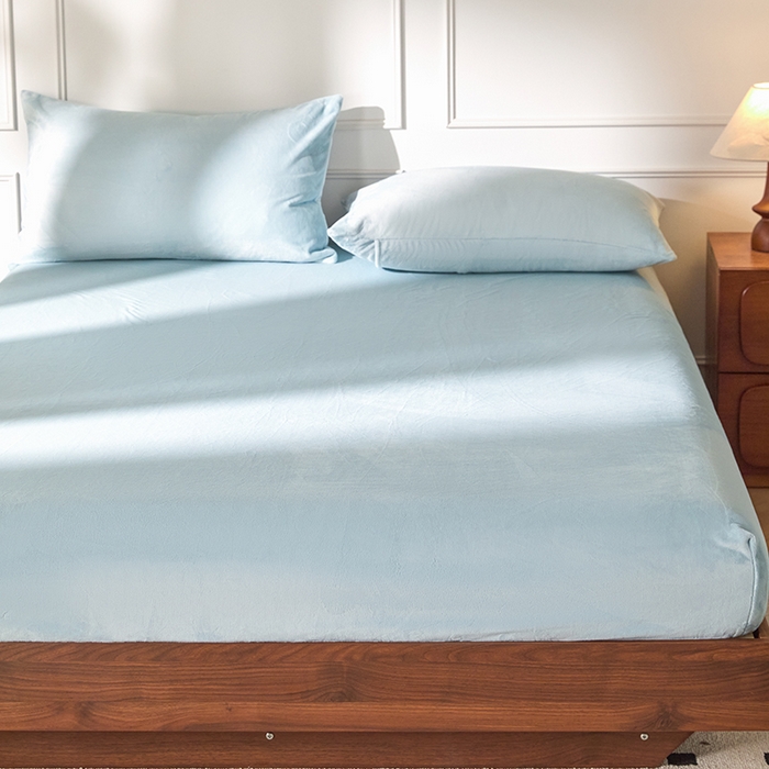 91家纺网 家纺一手货源 找家纺 618家纺 2025新款樱花绒单品四件套系列-单床笠 雾蓝