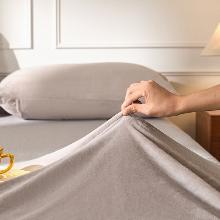 91家纺网 家纺一手货源 找家纺 618家纺 2025新款樱花绒单品四件套系列-单床笠 雾灰