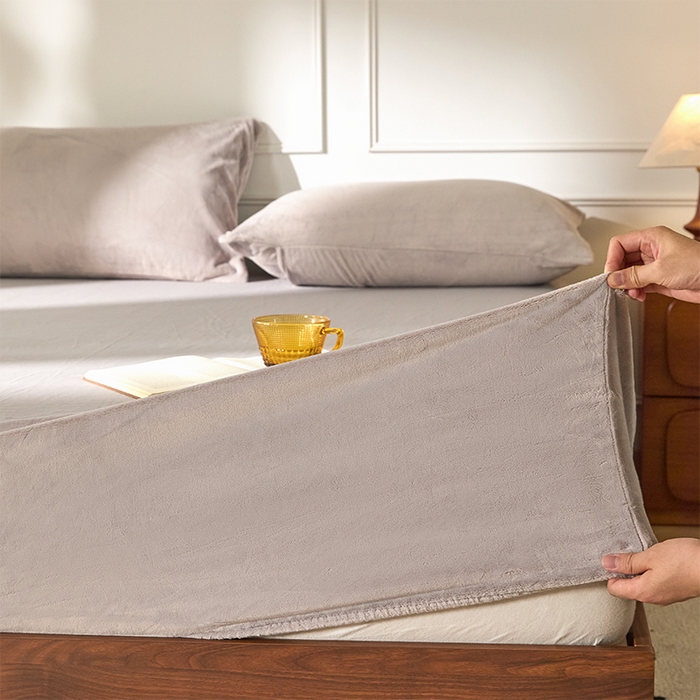 91家纺网 家纺一手货源 找家纺 618家纺 2025新款樱花绒单品四件套系列-单床笠 雾灰