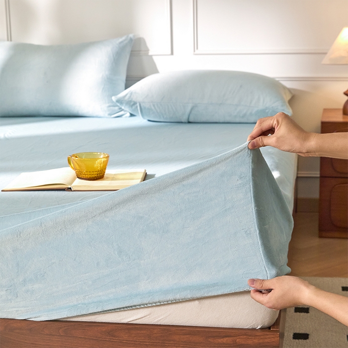 91家纺网 家纺一手货源 找家纺 618家纺 2025新款樱花绒单品四件套系列-单床笠 雾蓝