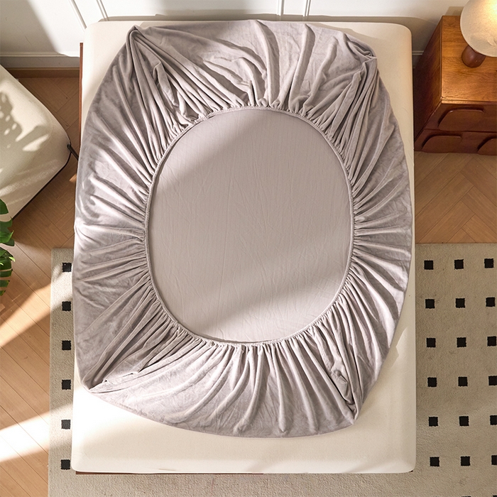 91家纺网 家纺一手货源 找家纺 618家纺 2025新款樱花绒单品四件套系列-单床笠 雾灰