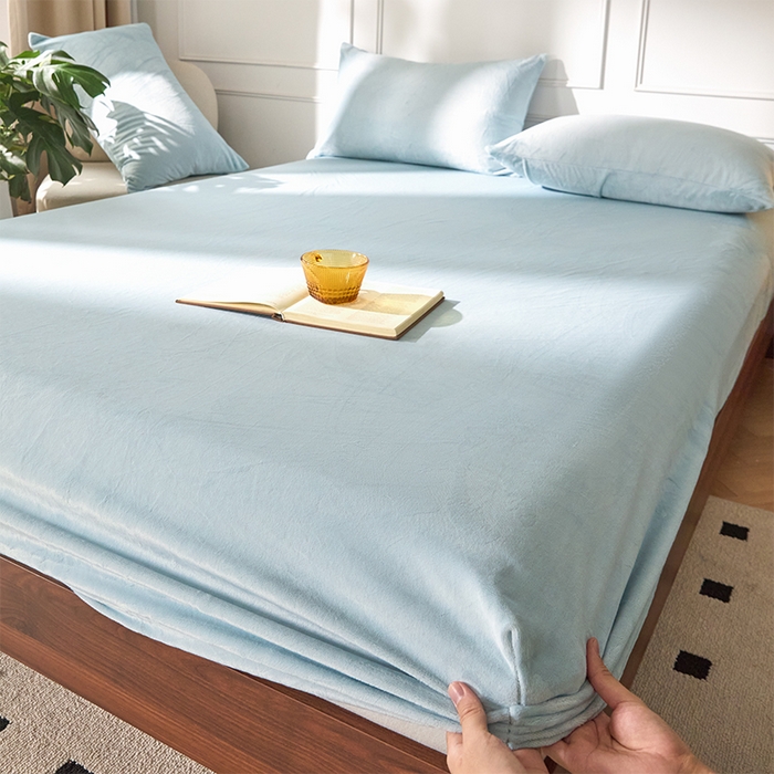 91家纺网 家纺一手货源 找家纺 618家纺 2025新款樱花绒单品四件套系列-单床笠 雾蓝