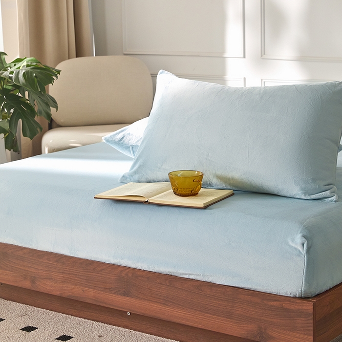 91家纺网 家纺一手货源 找家纺 618家纺 2025新款樱花绒单品四件套系列-单床笠 雾蓝