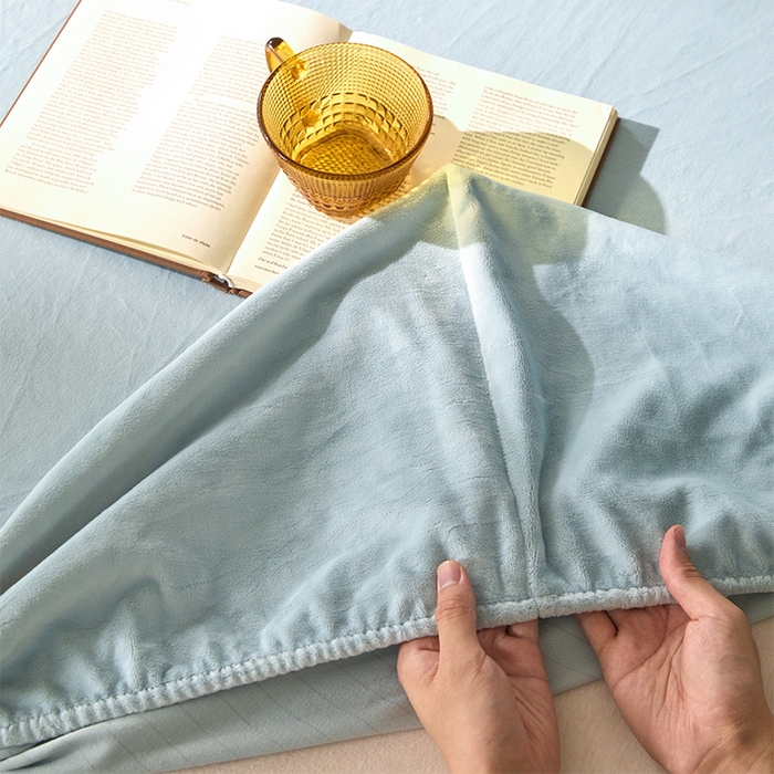 91家纺网 家纺一手货源 找家纺 618家纺 2025新款樱花绒单品四件套系列-单床笠 雾蓝