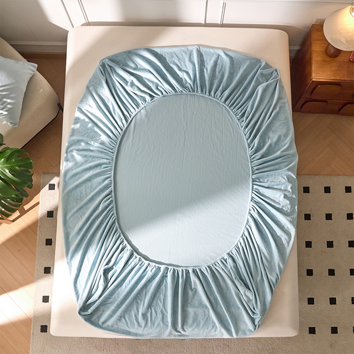 91家纺网 家纺一手货源 找家纺 618家纺 2025新款樱花绒单品四件套系列-单床笠 雾蓝