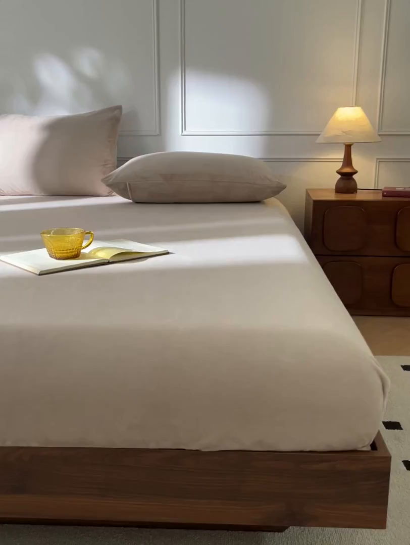 91家纺网 家纺一手货源 找家纺 618家纺 2025新款樱花绒单品四件套系列-单床笠 奶咖